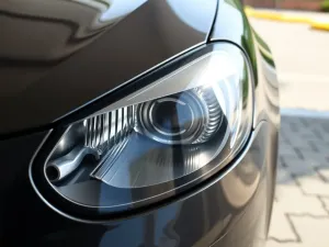 Ile kosztuje malowanie dachu z blachy? Sprawdź aktualne ceny!