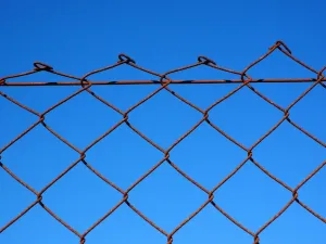 Siatki zabezpieczające do obiektów przemysłowych