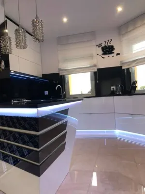 Kabina prysznicowa czy wanna z parawanem nawannowym?